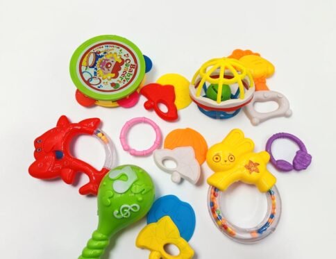 Multi-Piece Baby Rattle & Teether Sensory Set – Colorful Musical Developmental Toys for Newborns