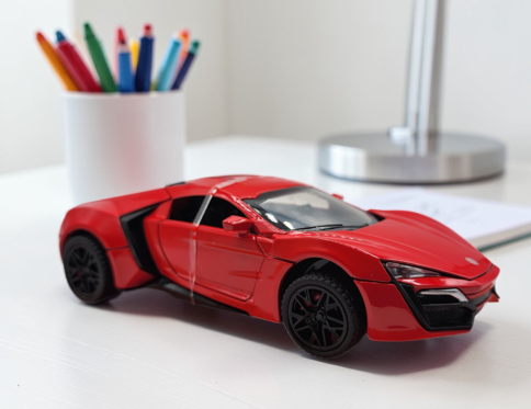 Lykan Hypersport 1:32 Diecast Metal Model Car with Lights & Glass Box Packaging