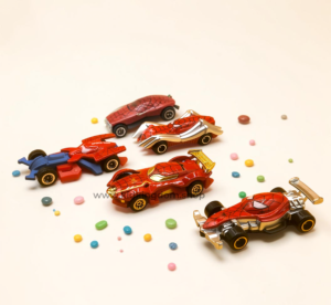 20260810_192525 5 piece Spider-Man themed diecast metal sports cars set in red blue and gold colors