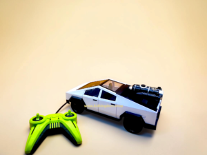 20260831_234438 Bright green wireless joystick remote control unit for Kid Kingdom cyber RC car