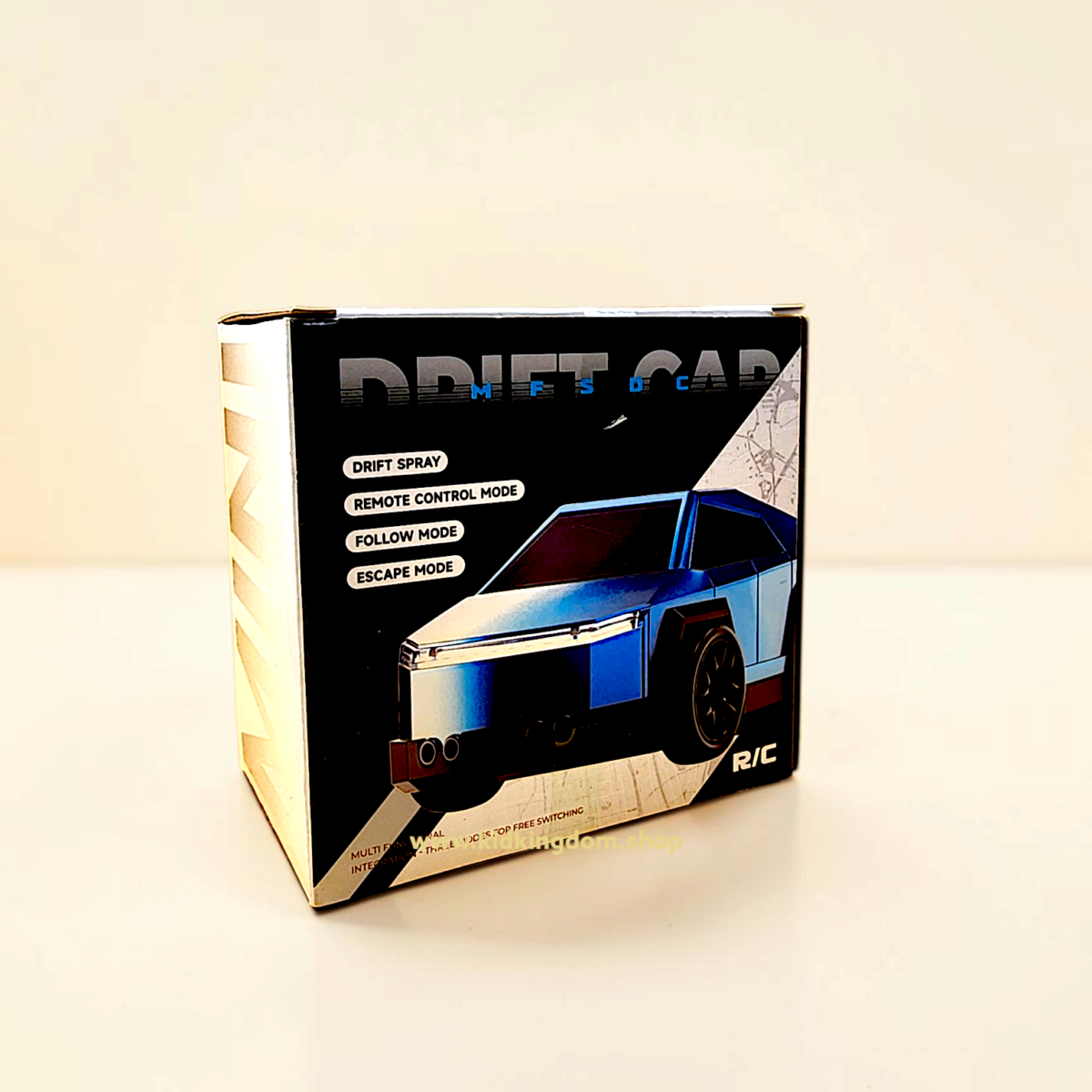 High-speed rechargeable metal cyber car paired with ergonomic blue wireless controller from Kid Kingdom